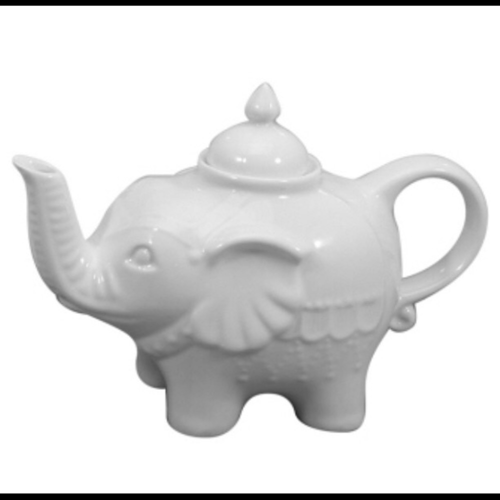 Cordon Bleu White Porcelain Elephant Teapot